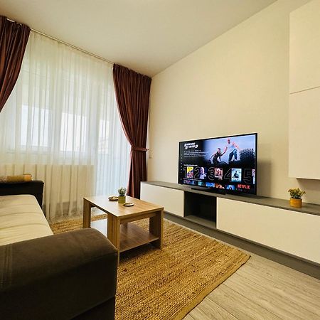 Palas Retreat - Q Residence Iasi Extérieur photo