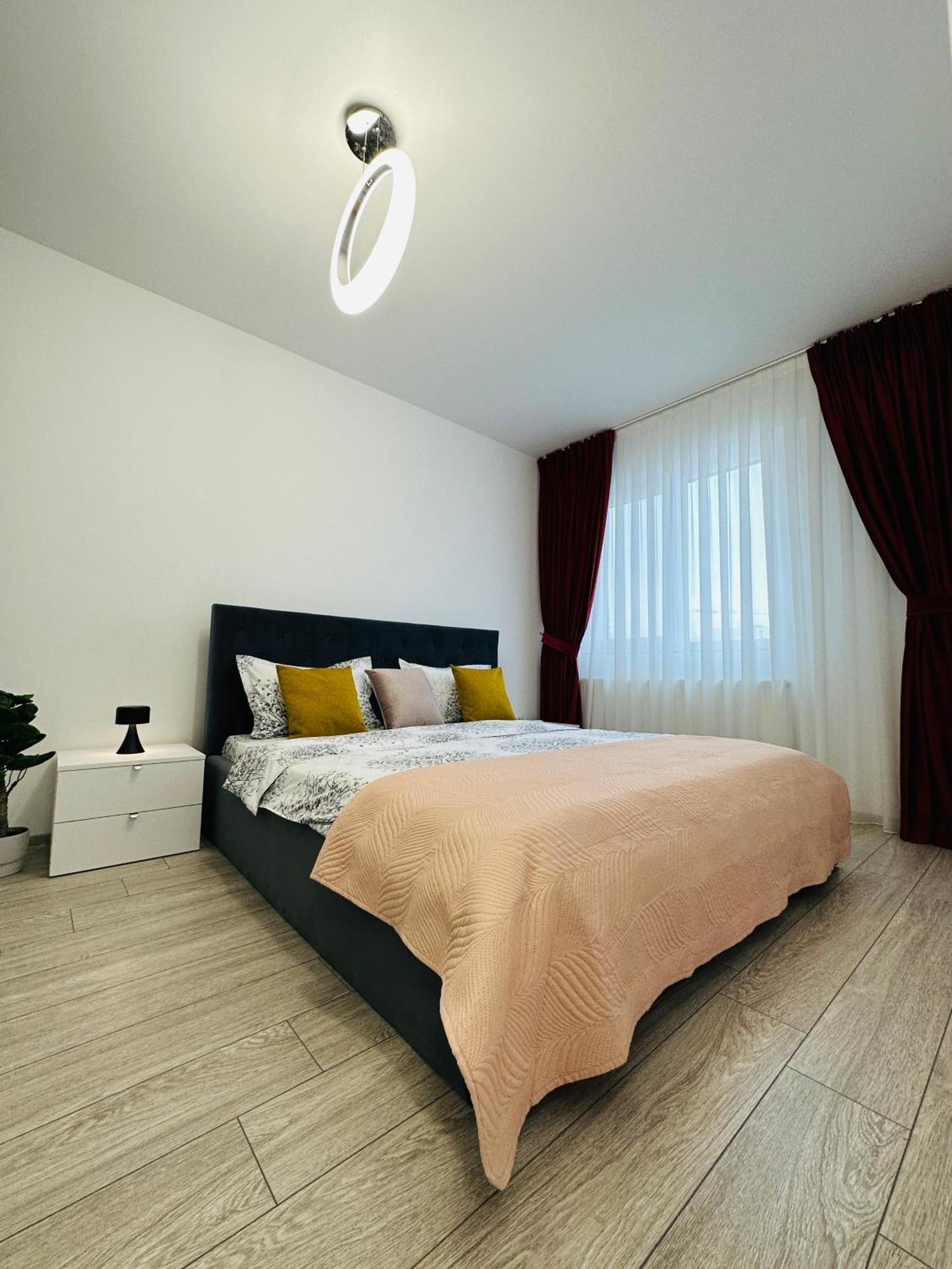 Palas Retreat - Q Residence Iasi Extérieur photo