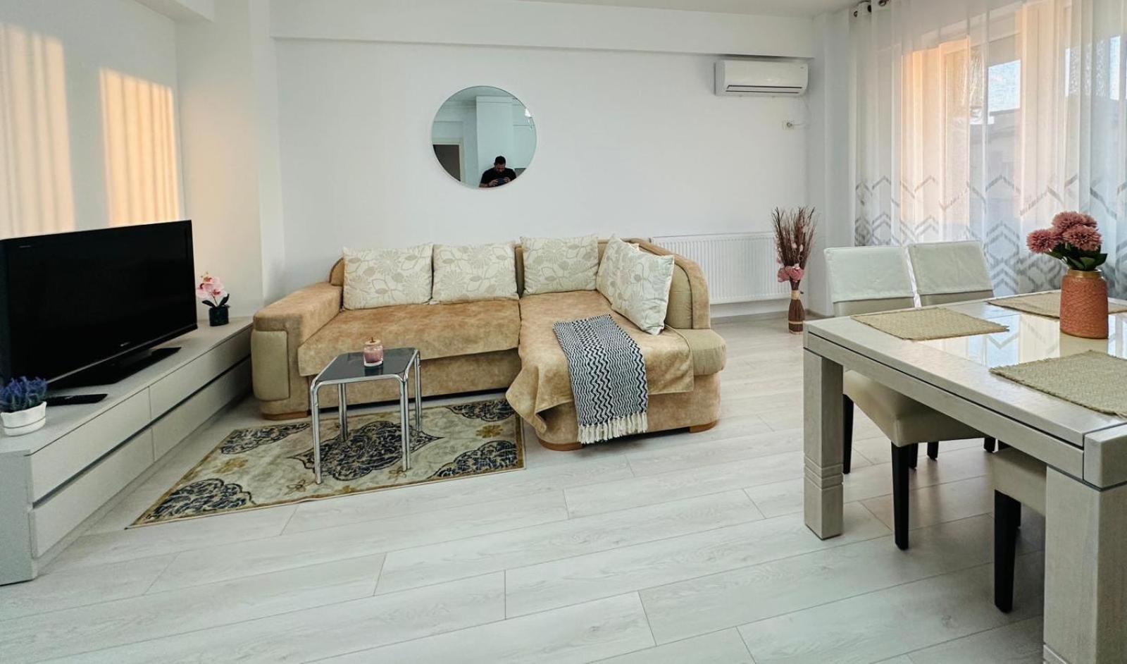 Palas Retreat - Q Residence Iasi Extérieur photo