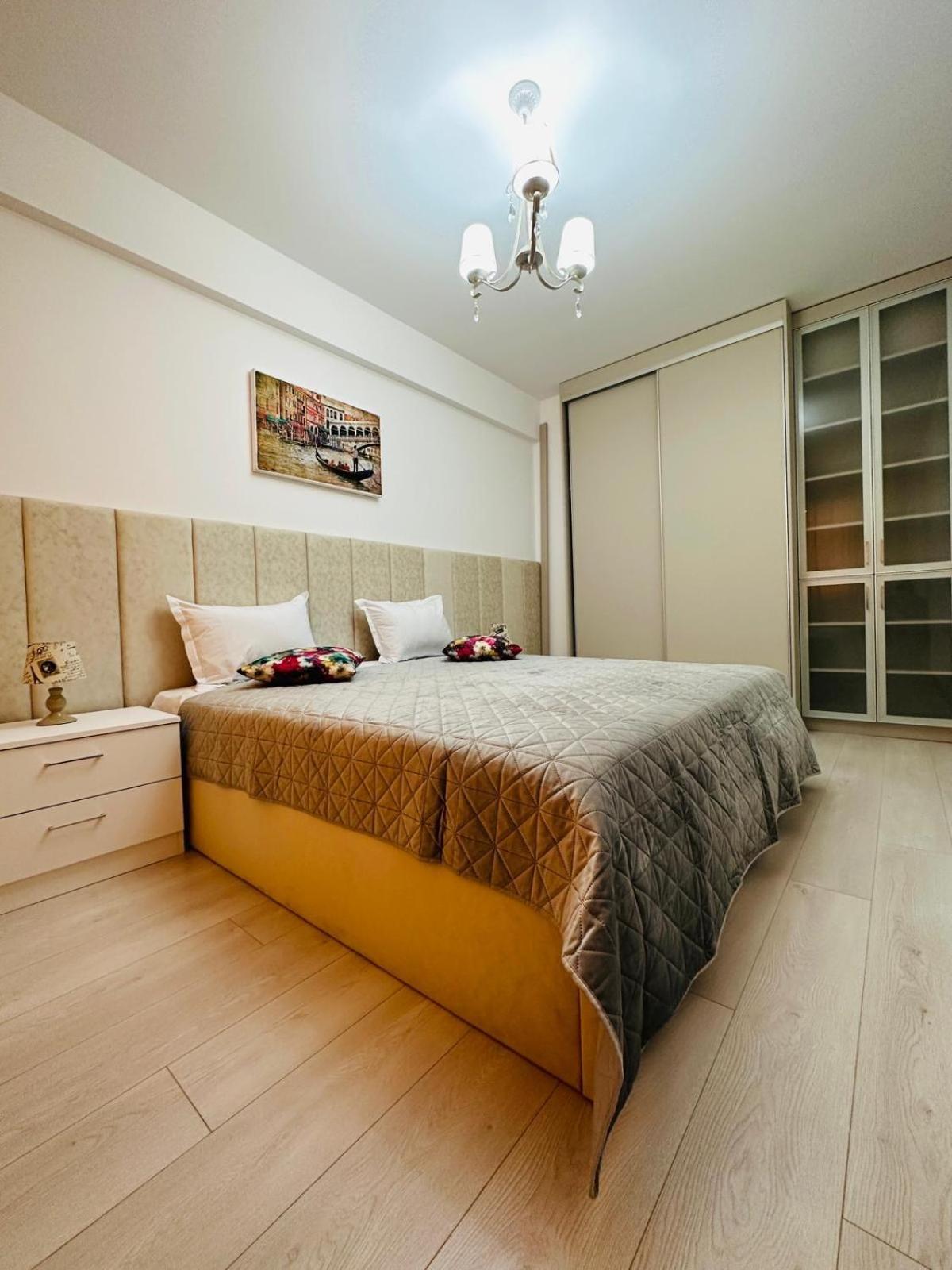 Palas Retreat - Q Residence Iasi Extérieur photo